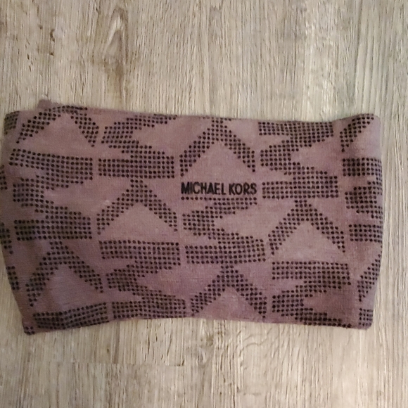 Michael Kors Accessories - EUC Michael Kors infinity scarf